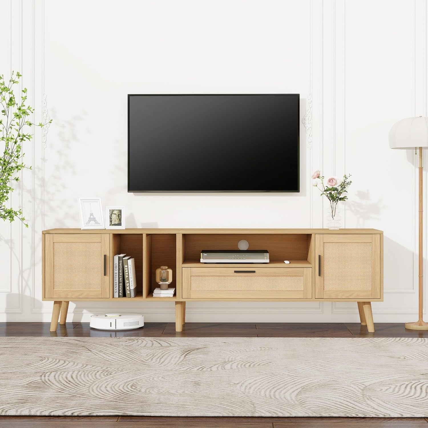 Meuble TV en bois avec fa?ades en rotin, tiroir, portes laterales et niche ouverte pour equipements multimedias