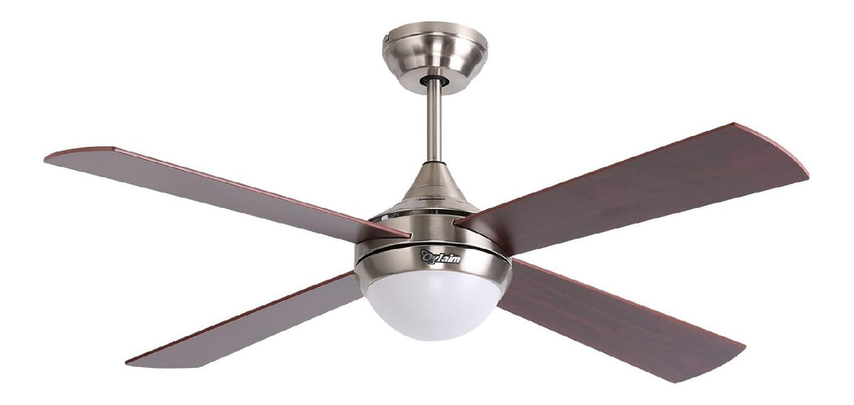 Luminaire Blanc et Argente a presence elegante et lumiere agreable