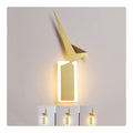Applique murale Ambre et Rouge a presence elegante et lumiere agreable